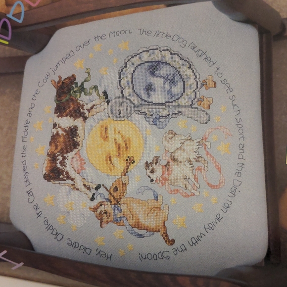 Just CrossStitch Magazine February 2000 - Picture 12 of 14